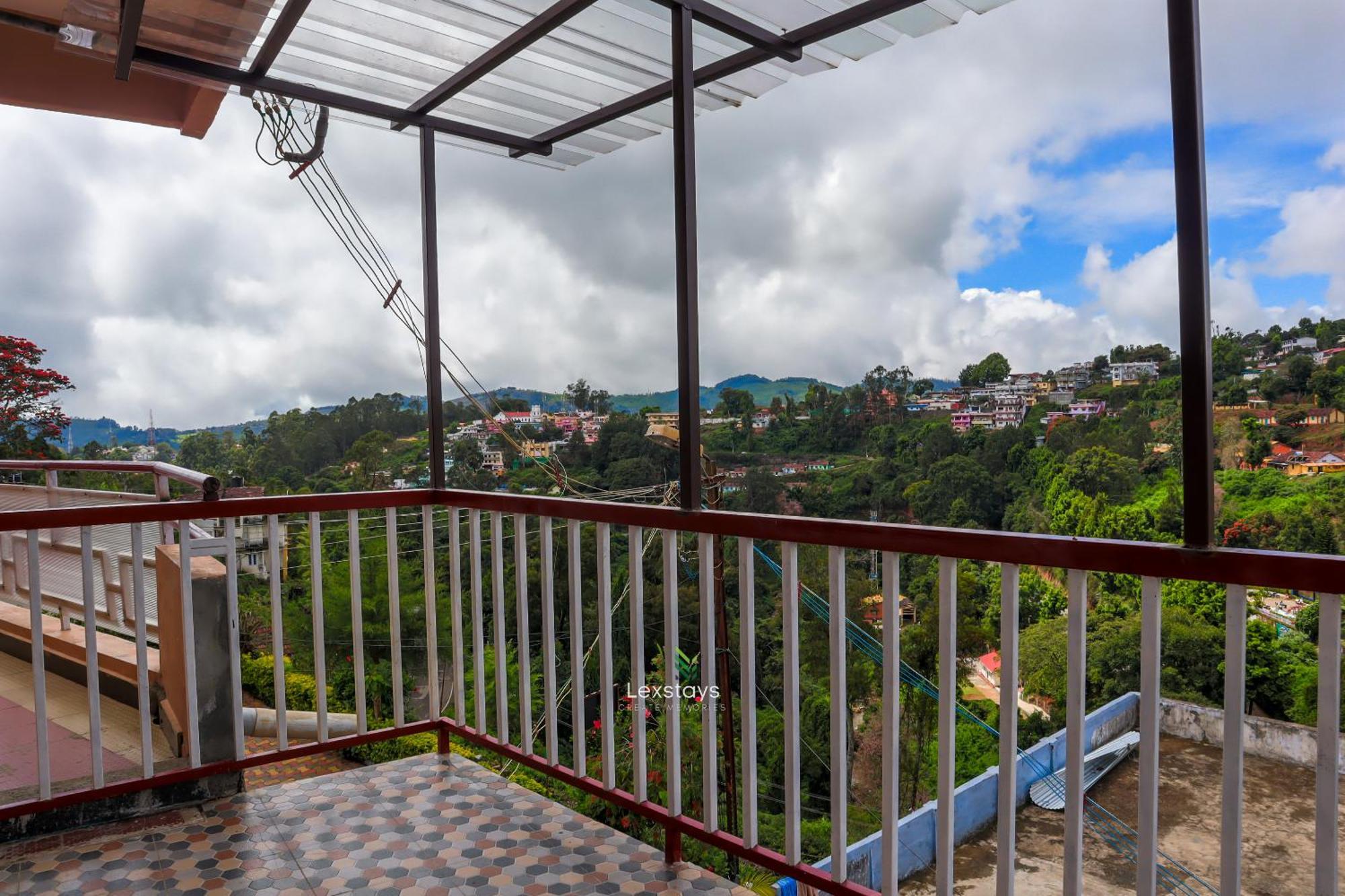 Vijaya Deepa Guest House By Lexstays Coonoor Extérieur photo